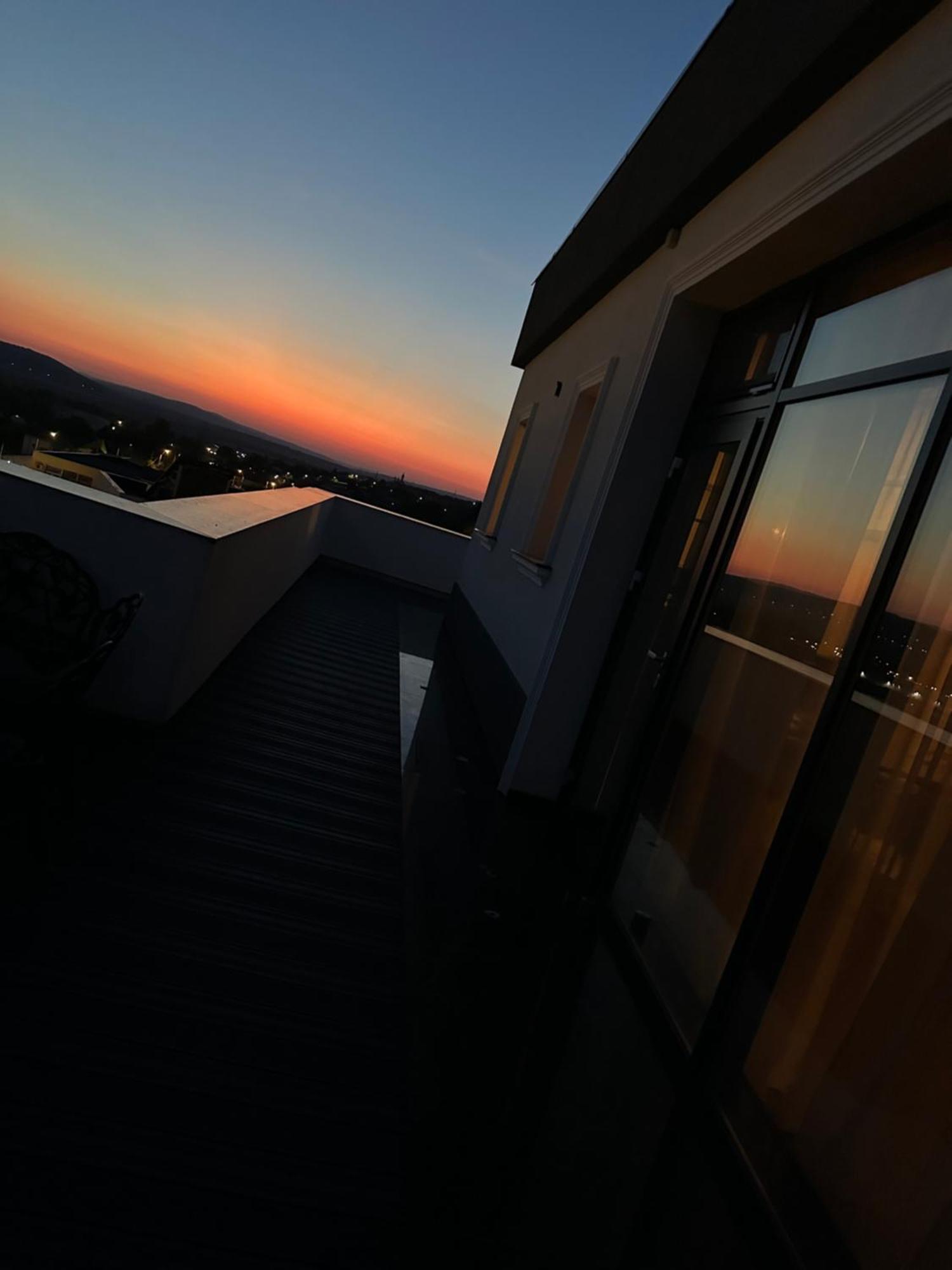The Penthouse Hotell Vaslui Exteriör bild