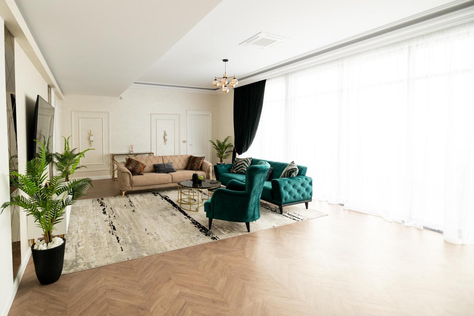 The Penthouse Hotell Vaslui Exteriör bild