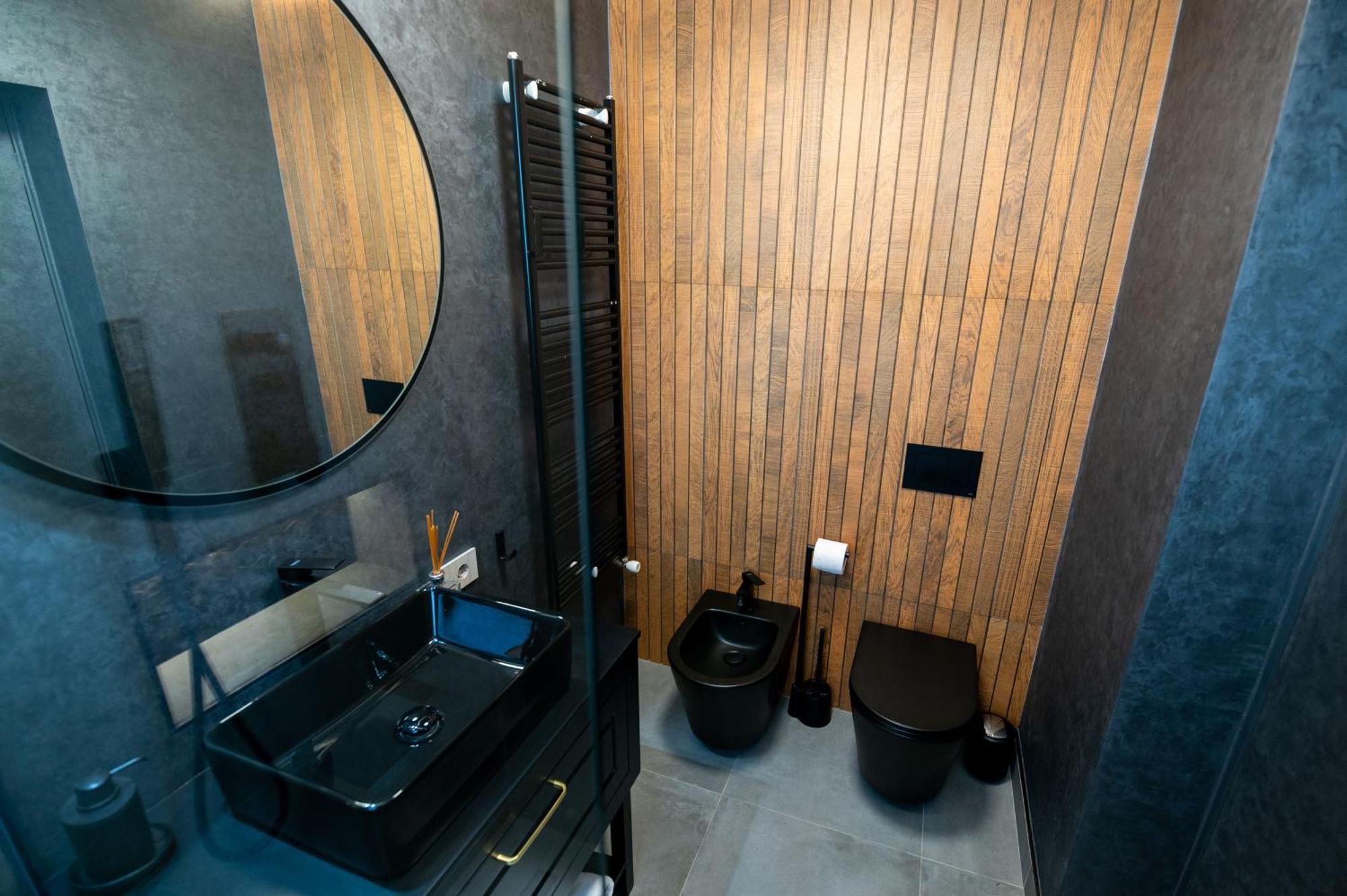 The Penthouse Hotell Vaslui Exteriör bild